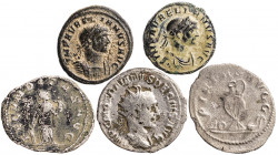 Lote formado por: 2 denarios de cobre y 3 antoninianos. Total 5 monedas. A examinar. MBC-/MBC.