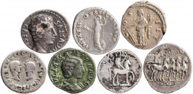 Lote de 7 denarios imperiales, dos forrados. Incluye uno de Vespasiano, Tito y Domiciano. A examinar. BC/MBC.