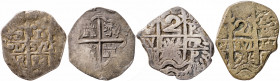 1 (dos) y 2 reales (dos). Lote de 4 monedas macuquinas de la época de los Austrias, dos falsas de época. A examinar. BC/BC+.