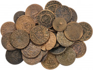 Lote de 35 monedas españolas en cobre, algunas con resellos. A examinar. BC/MBC-.