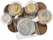 Australia. 1919 a 1988. Lote de 12 monedas en diversos metales y una en plata. A examinar. MBC-/S/C.