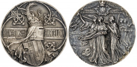 1902. Barcelona. (Cru.Medalles 958A). Firmado: Arnau-AC (A. Costa). Plateada. 74,15 g. Ø50 mm. EBC.