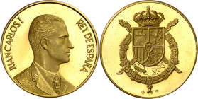 Juan Carlos I. Medalla. En carterita con certificado. Oro. 17,48 g. Ø32 mm. S/C.