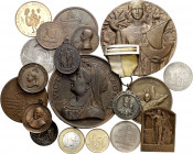 Lote de 19 medallas de temática muy diversa. A examinar. MBC/EBC+.