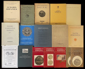 Lote de 17 revistas de numismática varia, nacionales e internacionales. Incluye la revista Britannia y Registro General del Sello. A examinar.
