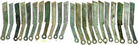 China
Chou-Dynastie 1122-255 v. Chr
11 X Ming-Messer 400/220 v. Chr. Alles mit Bestimmungszetteln.
schön bis sehr schön. Hartill 4.43.