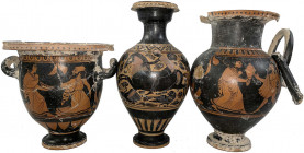 Griechen
3 attische Vasen: 1. schwarzfigurige Keramik, Höhe 25 cm, Henkel weggebrochen, Fehlstellen im Korpus, geklebt; 2. rotfigure Keramik, Höhe 18...