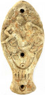 Rom
Objekte aus Keramik
Öllampe mit erotischem Relief. 14,8 X 8,2 X 6,5 cm.
Oberflächen-Schäden
Provenienz: westfäl. Sammlung, erworben in den 196...