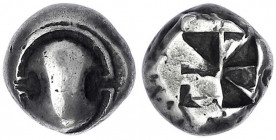 Böotien
Theben
Drachme 525/480 v. Chr. Böotischer Schild/Quadratum incusum. 6,29 g.
sehr schön. HGC 1337.