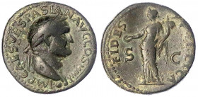 Kaiserzeit
Vespasian, 69-79
As 77/78, Lugdunum. Belorb. Kopf r./FIDES PVBLICA SC. Fides steht l. 13,38 g. Stempelstellung 6 h.
sehr schön. RIC 1210...