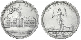 Sachsen-Albertinische Linie
Friedrich August II., 1733-1763
Silbermedaille 1763, von Oexlein auf den Hubertusburger Frieden. Fama über Schloß Hubert...