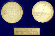 Luftfahrt und Raumfahrt
DDR: Medaillenset 1978 zum Interkosmosprogramm: 2 einseitige, vergoldete Silbermedaillen, je 41 mm und geprägte vergoldete Si...
