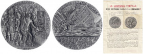 Medailleure
Goetz, Karl
Englische Ausführung der Medaille v. 1915. Untergang der Lusitania/Menschen vor Reisebüro. 55 mm. Eisenguss. Im beschädigten...