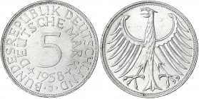 Kursmünzen
5 Deutsche Mark Silber 1951-1974
1958 J. prägefrisch, winz. Kratzer, sehr selten in dieser Erhaltung. Jaeger 387.