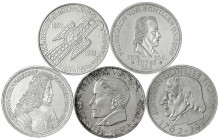 Gedenkmünzen
5 Deutsche Mark, Silber, 1952-1979
Komplette Serie der 5 DM Gedenkmünzen in Silber 1952-1979. Germ. Museum, Schiller, Baden, Eichendorf...