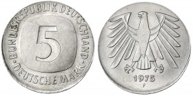 Bundesrepublik Deutschland
5 DM 1975 F Schrötlingsverwechslung: geprägt auf 2 DM-Schrötling Jaeger 406, Magnimat. 27 mm; 6,98 g. Münzbeutelfund 1977 ...