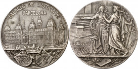 1908. Alfonso XIII. Barcelona. El Palacio de la Justicia. Medalla. (Ruiz Trapero 1253 a 1255 var metal) (V. 637 var metal). Grabador: Rodríguez y Pare...