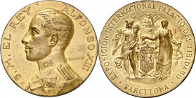 s/d (1914). Alfonso XIII. Barcelona. Exposición Internacional en el Palacio del Tibidabo. Medalla. (Cru.Medalles 1801 sin fecha). Grabador: F. Rasvmny...