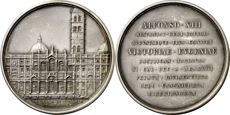 1923. Alfonso XIII. Visita de los reyes a Santa María la Mayor, en Roma. Medalla...