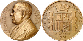 1933. II República. A Manuel Azaña. Medalla. Grabador: A. Mouroux. Marca en canto: cornucopia - BRONZE. Acuñación realizada por la Casa de Moneda de P...