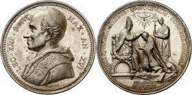 Vaticano. 1893. León XIII (1878-1903). Cincuentenario de su consagración episcopal. Año XVI. Medalla. (Rinaldi 87). Grabador: F. Bianchi. Bronce plate...