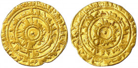 Fatimiden
Al Muizz, 952-976 (AH 341-365)
Dinar AH 361 = 972/973, Al Mansuriya. 4,14 g.
fast sehr schön, kl. Randfehler, Kratzer, gewellt. Album 697...