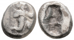 Greek
ACHAEMENID EMPIRE, Time of Darios I to Xerxes II, Sardes (Circa 485-420 BC)
AR Siglos (15.4mm, 5.2g)
Obv: Persian king in kneeling-running stanc...