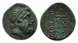 Thrace, Byzantion. Æ (19,06 mm, 5,19 g). Dioskour-, magistrate, c. 240-220 BC. Diademed head of Poseidon r. R/ Filleted trident; monogram to upper rig...