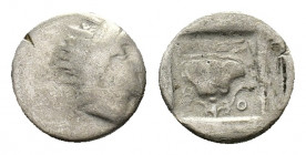 Islands of Caria, Rhodes, c. 88-84 BC. AR drachm (15,27 mm, 1,84 g). Callixei(nos) magistrate. Radiate head of Helios r. R/ Rose with single bud on te...