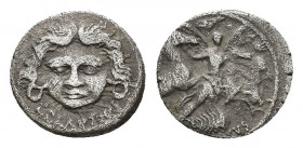 L. Plautius Plancus, Denarius, Rome, 47 BC. AR (17,62 mm, 3,60 g). Head of Medusa facing. R/ Victory facing, holding palm branch and leading four hors...