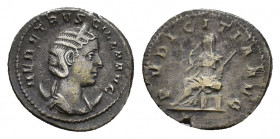 Herennia Etruscilla (Augusta, 249-251). AR Antoninianus (22,02 mm, 4,47 g). Rome, AD 250. Diademed and draped bust r., set on crescent. R/ Pudicitia s...