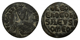 Leo VI (886-912). Æ 40 Nummi (23,47 mm, 5,12 g). Constantinople. Facing bust, wearing crown and chlamys, holding akakia. R/ Legend in four lines acros...
