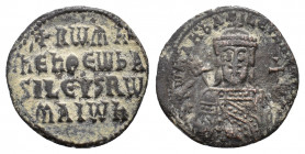Constantine VII and Romanus I (913-959). Æ 40 Nummi (24,92 mm, 6,28 g). Constantinople, AD 931-944. Crowned facing half-length figure of Romanus, hold...
