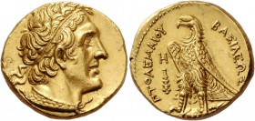 The Ptolemaic Kings of Egypt. Ptolemy II Philadelphos, 285 – 246 BC. Pentadrachm, Tyre 279, AV 17.82 g. Diademed head r., with aegis around neck. Rev....