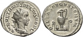 Herennius Etruscus, caesar 250 – 251. Antoninianus 250-251, AR 3.50 g. Q HER ETR MES DECIVS NOB C Radiate, draped and cuirassed bust r. Rev. PIETAS AV...