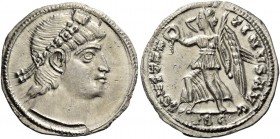 Constantine I, 307 – 337. Siliqua, Thessaolonica 335-336, AR 2.87 g. Rosette-diademed head r., looking upwards. Rev. CONSTAN – TINVS AVG Victory advan...
