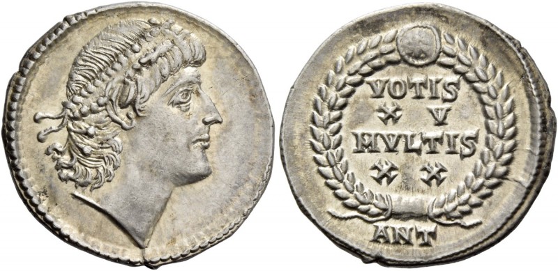 Constantius II, 337 – 361. Siliqua, Antiochia 337-347, AR 3.11 g. Pearl-diademed...