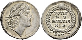 Constantius II, 337 – 361. Siliqua, Antiochia 337-347, AR 3.11 g. Pearl-diademed head r., looking upwards. Rev. VOT XV MVLTIS XX within wreath; below,...