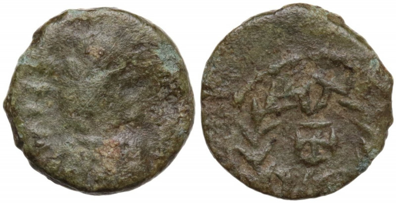 Vandals. Hilderic (523-530 AD). AE Nummus. Obv. Diademed, draped and cuirassed b...