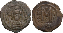 Maurice Tiberius (582-602). AE Follis, Costantinople mint, 5th officina. Dated RY 8 (589/90). Obv. DN mAVRICI TIbER PP AVG. Crowned and cuirassed bust...