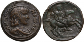 Antinoo, favorito di Adriano (deceduto nel 130 d.C.). Medaglia al tipo della Dracma di Alessandria d'Egitto. D/ ANTINωOY HPωOC. Busto drappeggiato a d...
