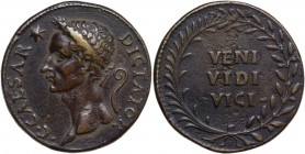 Giulio Cesare. Padovanino, dopo Giovanni da Cavino. D/ C CAESAR DICTATOR. Testa laureata a sinistra; davanti, stella; dietro, lituus. R/ VENI/ VIDI/ V...