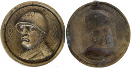 Benito Mussolini (1883-1945). Grade placca tonda A. XIII. OT. 1021.00 g. 170.00 mm. Con foro di sospensione sul dorso.