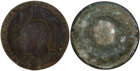 Benito Mussolini (1883-1945). Grade placca A. XIV col profilo del Duce ed Aquila imperiale. AE. 517.00 g. 127.00 mm. Predisposta alla sospensione con ...