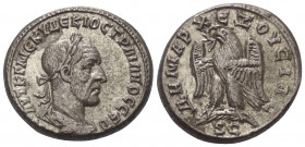 Seleukis und Pierien. Antiochia am Orontes. Traianus Decius (249 - 251 n. Chr.).

 Tetradrachme (Billon).
Vs: Büste in Rückansicht mit Lorbeerkranz...