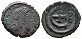 (Bronze, 1.80g 15mm) Justinian I (527-565). Ae 5 Nummi Constantinople. 
Diademed, draped and cuirassed bust right 
 Rev. Large E; B to right.