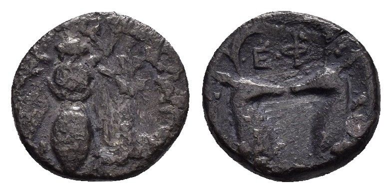 IONIA. Ephesos.(Circa 390-325 BC).Diobol.

Obv : Bee with straight wings.

Rev :...