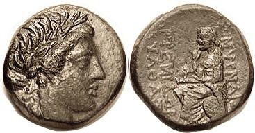 SMYRNA, Æ19, c. 105-95 BC, Apollo head r/ Homer std l magistrate Artemidoros; Ch...
