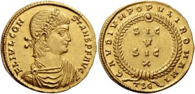Constans augustus, 337 – 340. Solidus, Thessalonica 337-340, AV 4.42 g. FL IVL CON – STANS P F AVG Rosette-diademed, draped, and cuirassed bust r. Rev...