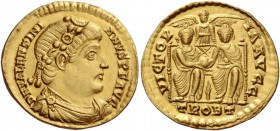 Valentinian I, 364 – 375. Solidus, Treviri 367-375, AV 4.53 g. D N VALENTINI – ANVS P F AVG Rosette-diademed, draped and cuirassed bust r. Rev. VICTOR...